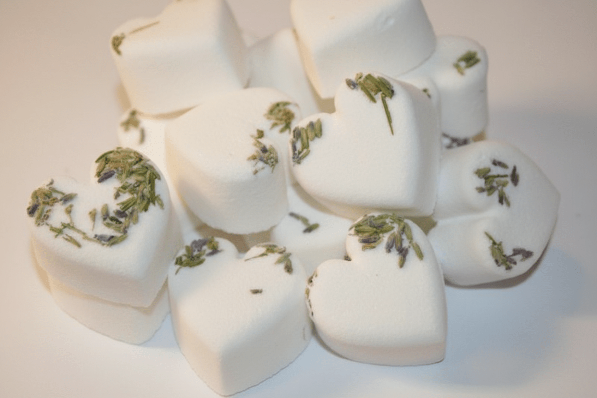 Wholesale Lavender Mini Bath Bomb Hearts Vegan - Handmade in UK - Baysoap